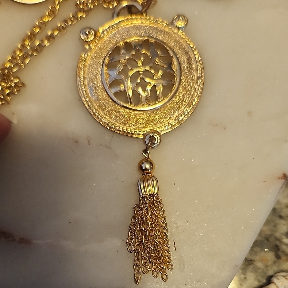 Vintage Accessocraft Gold Tone Etched Circle Pendant Long Necklace